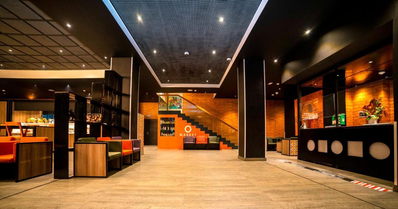 Onomo Hotel Дуала Екстериор снимка
