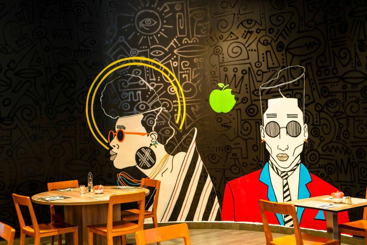 Onomo Hotel Дуала Екстериор снимка