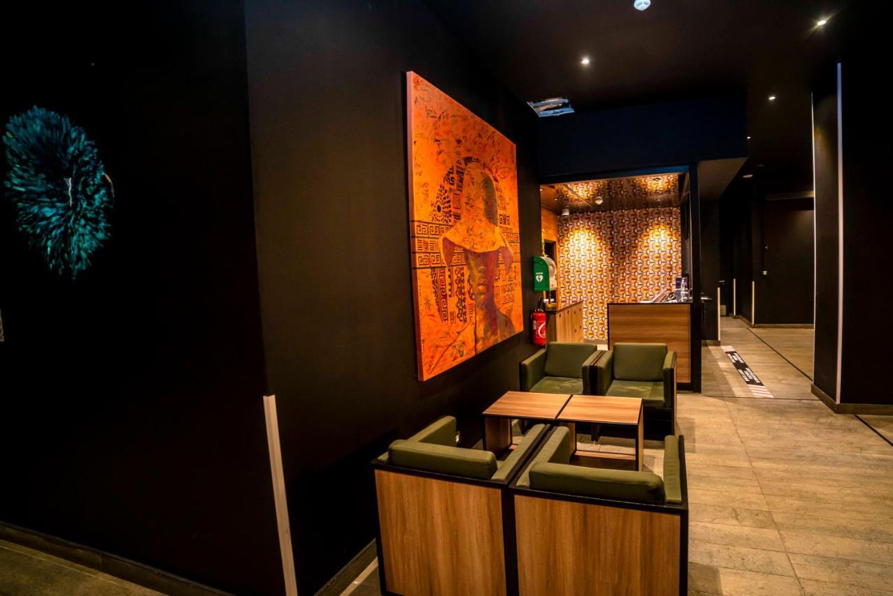 Onomo Hotel Дуала Екстериор снимка