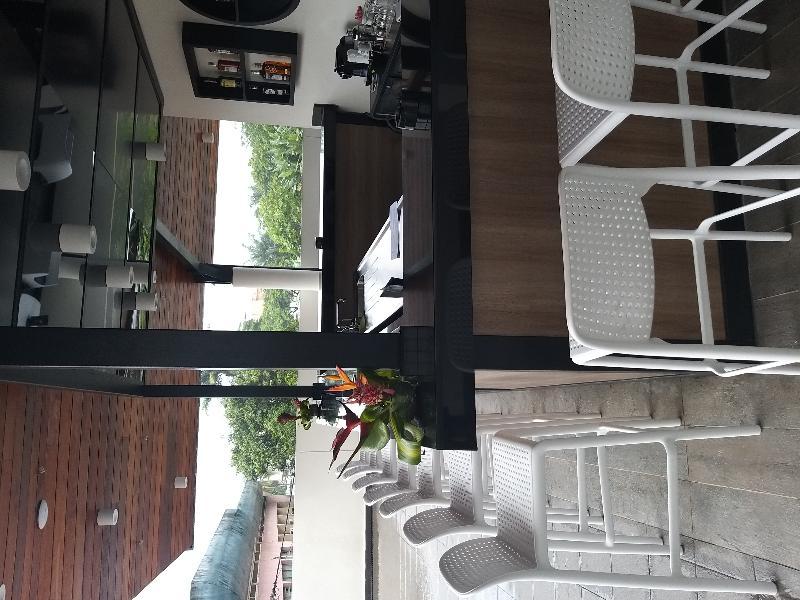 Onomo Hotel Дуала Екстериор снимка